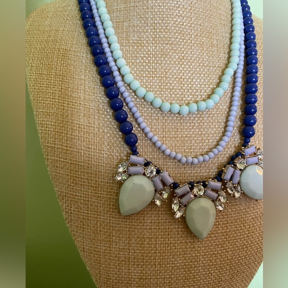 2 Piece Charming Charlie Blue and White Beaded Necklace and matching bracelet - Picture 4 of 8